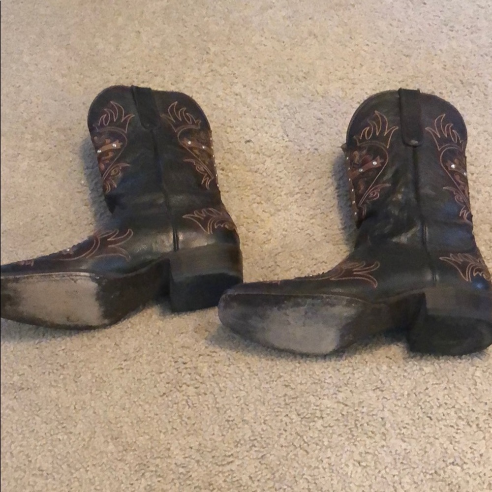 Boots - Picture 6 of 8